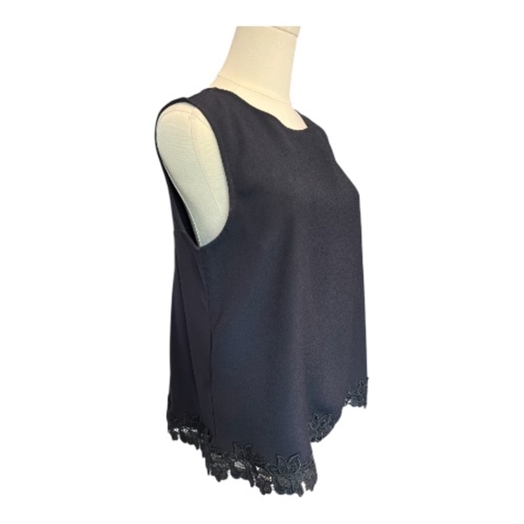 ✨ EUC ANN TAYLOR Navy Sleeveless Shell with Floral Appliqué Hem | Women’s Sz M - Picture 3 of 8
